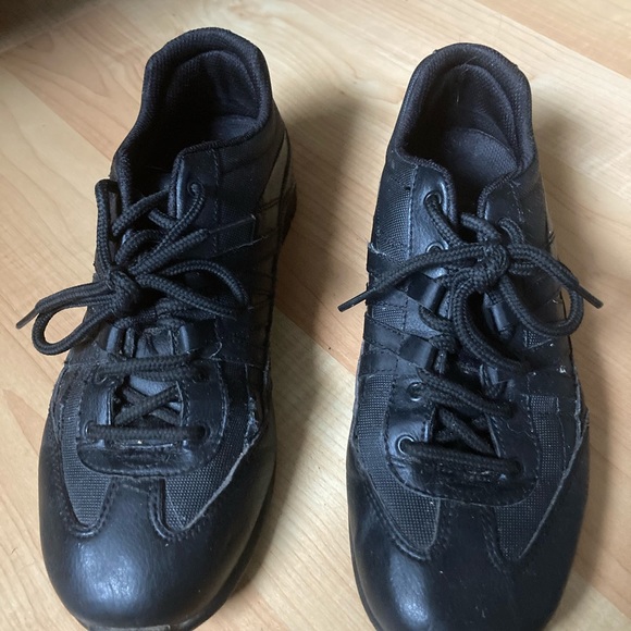 Nonslip work shoes - Picture 2 of 3